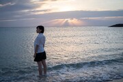 的場華鈴の1stソロ写真集「太陽の向こう側」より。