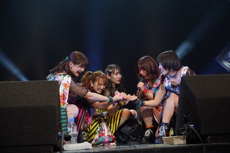 「アップアップガールズ（仮）FIVE SOUL FOREVER」の様子。（提供：YU-Mエンターテインメント）