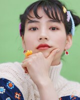 のん「ナマイキにスカート」撮影中カット