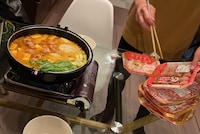 後輩と2人で自宅にて家鍋。野菜とお肉をしっかりと摂取。後輩は嬉しそうに目の前で白米をバクバク…僕は食べれないのに、後輩の為だけに2合炊きました。笑