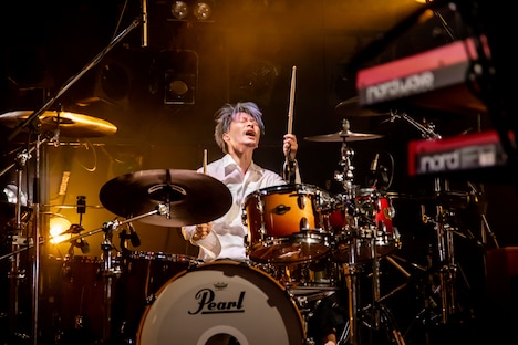 ナカヤマシンペイ（Dr）（Photo by Viola Kam［V'z Twinkle］）