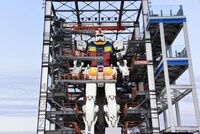 GUNDAM-DOCKに格納されたガンダム。