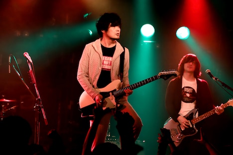 「NONOCULAR VIOLET TOUR」より。（写真提供：バッド・ミュージック）