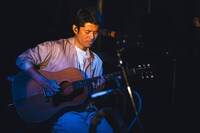 カワムラヒロシ（G）（撮影：古賀恒雄）