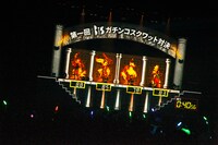 「第1回 BiSガチンコスクワット対決」の様子。（Photo by sotobayashi kenta）