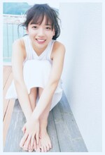 「齊藤京子1st写真集 とっておきの恋人」Loppi・HMV限定版裏表紙（撮影：岡本武志）