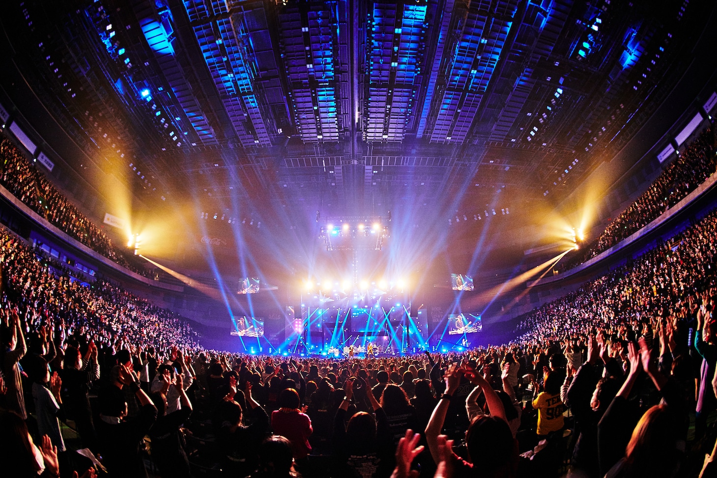 「GLAY DEMOCRACY 25TH "HOTEL GLAY GRAND FINALE" in SAITAMA SUPER ARENA」の様子。