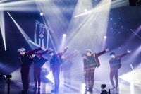 JO1「JO1 1st Live Streaming Concert『STARLIGHT』」の様子。 (c)LAPONE ENTERTAINMENT