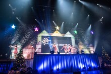 たこやきレインボー「たこ虹クリスマス2020」の様子。