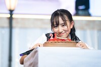 バースデーケーキと堀くるみ。