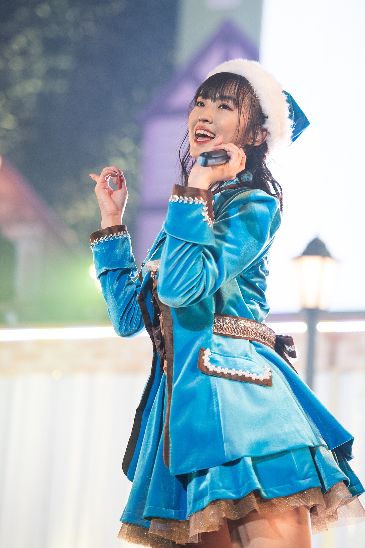 春名真依