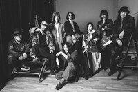 「12月20日のドレスコーズ」全参加メンバー。（撮影：森好弘）