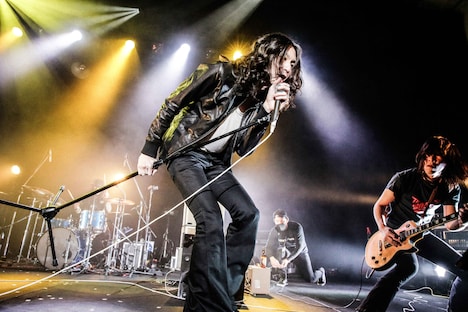 「12月20日のドレスコーズ」第2部の様子。(撮影:森好弘)