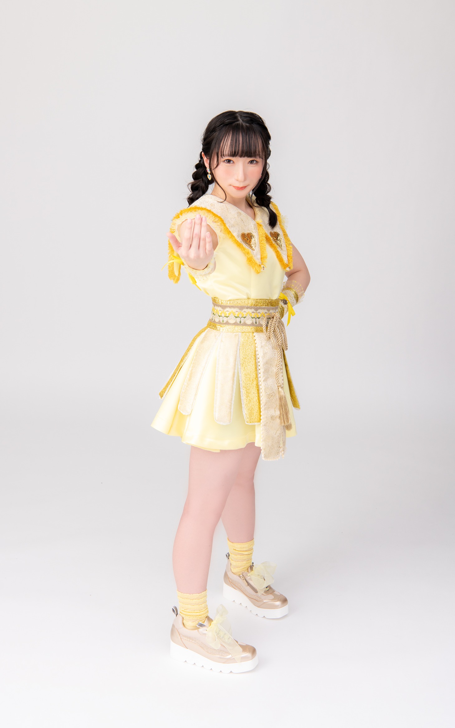 山乃メイ