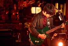 崎山蒼志「オンラインの60分」の様子。