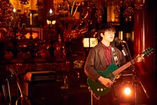 崎山蒼志「オンラインの60分」の様子。