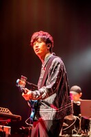 須藤優（B）（Photo by Viola Kam［V'z Twinkle］）