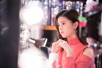 「カールキープマジック」撮影時のRIMA（NiziU）。