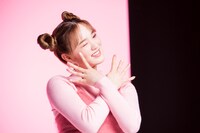 「カールキープマジック」撮影時のRIO（NiziU）。