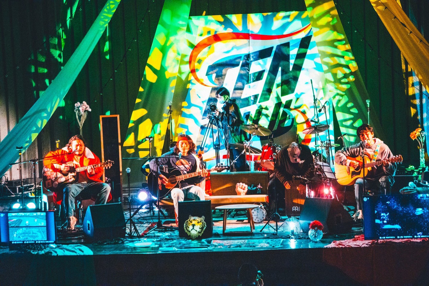 「TENDOUJI UNPLUGGED TOUR POTATO THE MOVIE」より。