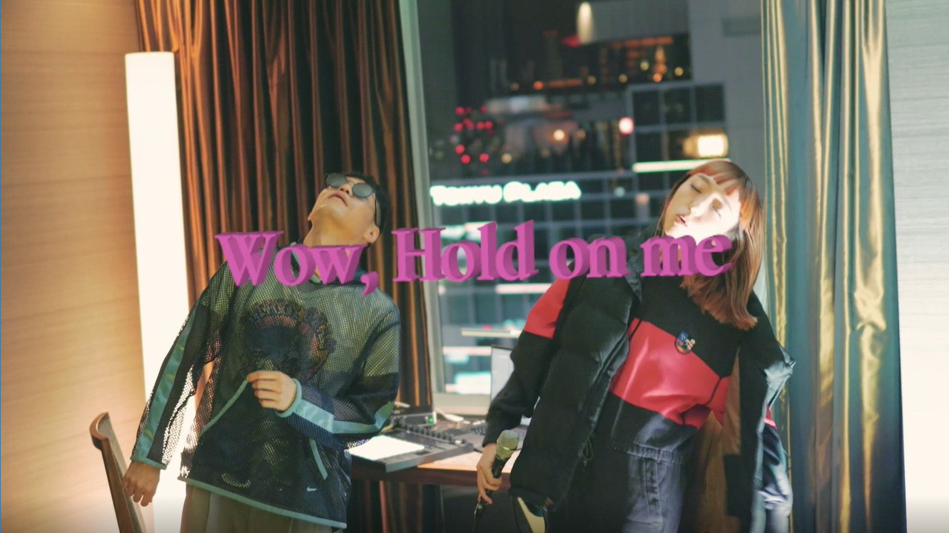 モノンクル「抱いて HOLD ON ME!」カバー動画のサムネイル。