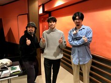 左から寺尾ブッタ、森崎ウィン、菅原慎一。（写真提供：NHK）