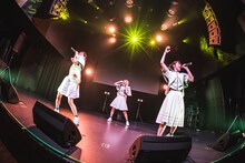 「Malcolm Mask McLaren ONE MAN LIVE Have a good day」の様子。（写真提供：エイジアプロモーション）