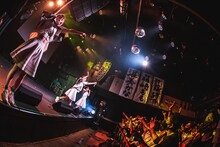 「Malcolm Mask McLaren ONE MAN LIVE Have a good day」の様子。（写真提供：エイジアプロモーション）