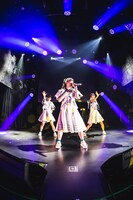 「Malcolm Mask McLaren ONE MAN LIVE Have a good day」の様子。（写真提供：エイジアプロモーション）