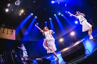 「Malcolm Mask McLaren ONE MAN LIVE Have a good day」の様子。（写真提供：エイジアプロモーション）