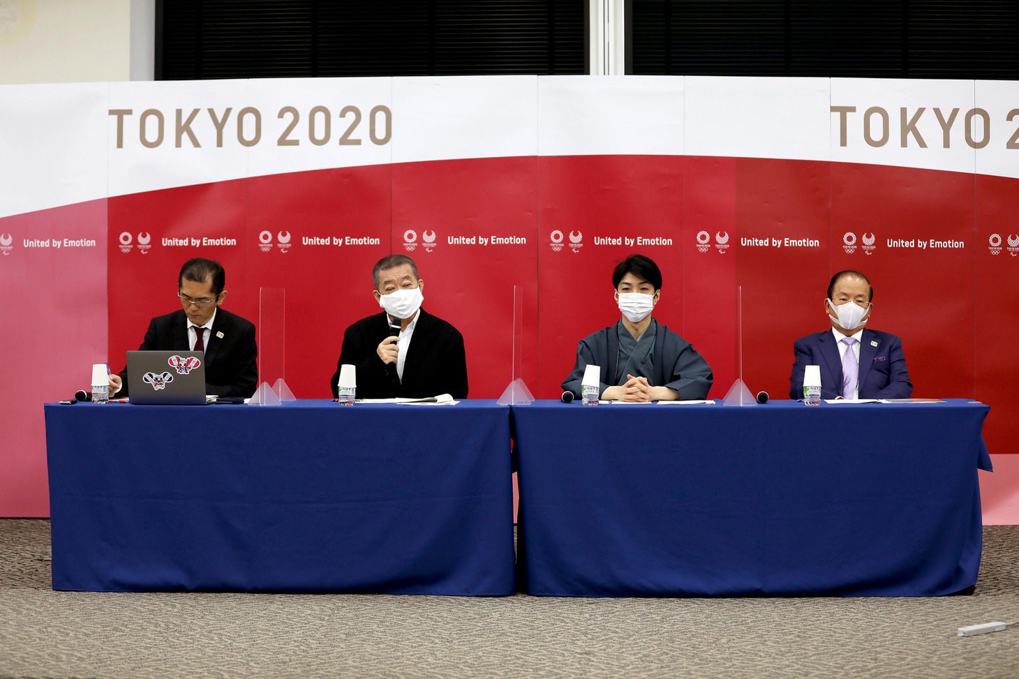 左から高谷正哲・東京2020組織委員会スポークスパーソン、佐々木宏氏、野村萬斎、武藤敏郎・東京2020組織委員会専務理事兼事務総長。（写真提供：Tokyo 2020）