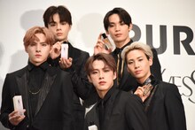 左から川西拓実、鶴房汐恩、河野純喜、與那城奨、川尻蓮。