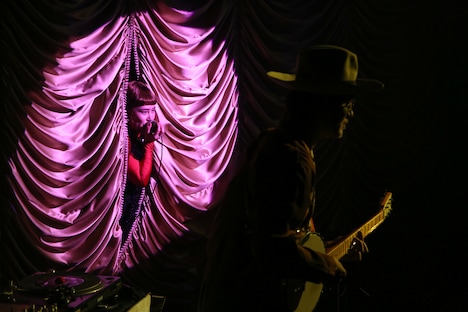 「EGO-WRAPPIN' live Midnight Dejavu」の様子。（撮影：仁礼博）