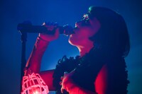 中納良恵（Vo）（撮影：仁礼博）