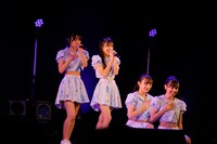 ハロプロ研修生ユニット。左から石栗奏美、窪田七海、斉藤円香、米村姫良々。（写真提供：アップフロントプロモーション）