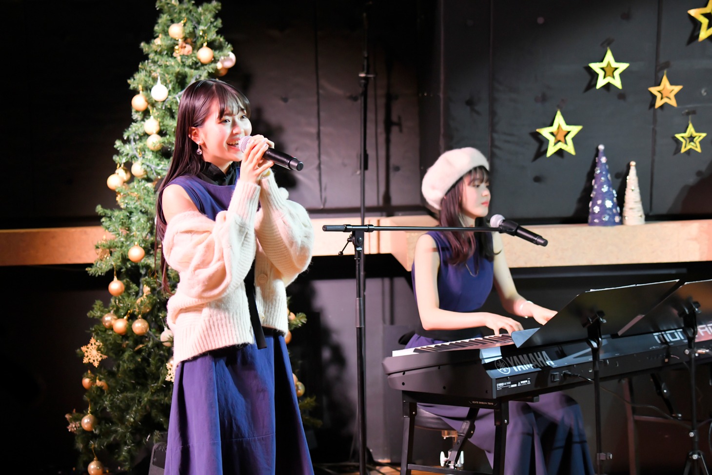 左からMOMO、SOYO（Photo by AZUSA TAKADA）
