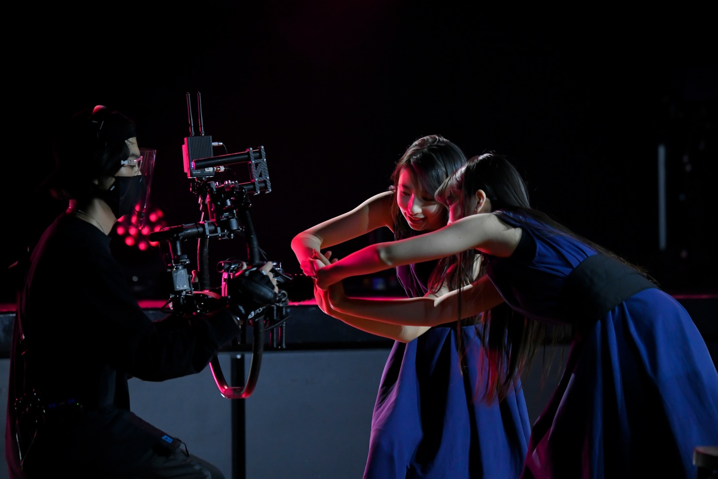 「@onefive オンラインライブ -Blue Winter 2020-」より。（Photo by AZUSA TAKADA）