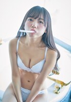 「齊藤京子1st写真集 とっておきの恋人」より。（撮影：岡本武志）