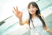 「齊藤京子1st写真集 とっておきの恋人」より。(撮影:岡本武志)