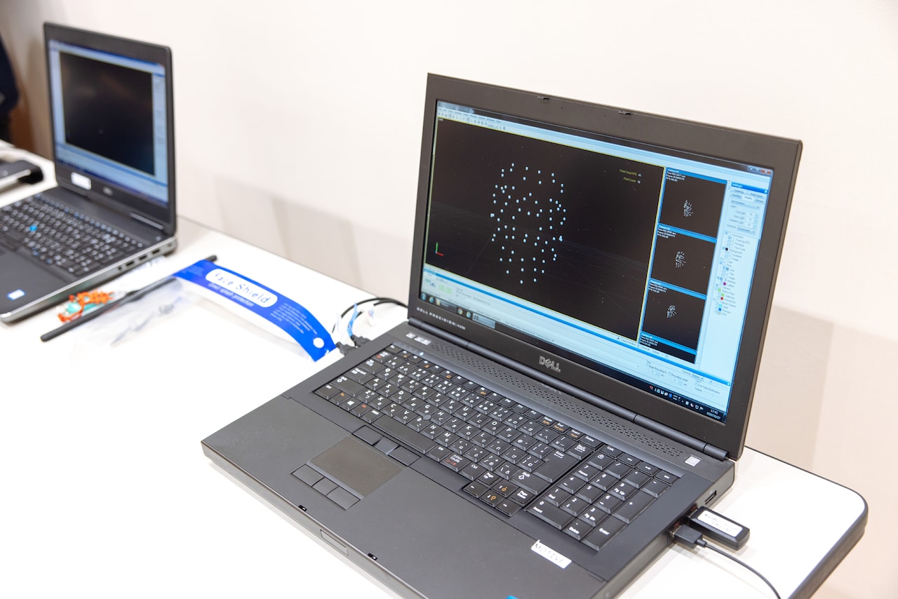 マーカーの位置はPCにリアルタイムで表示されます。