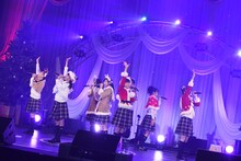 さくら学院「10th Anniversary さくら学院☆2020 ～ Happy Xmas ～」の様子。