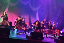 さくら学院「10th Anniversary さくら学院☆2020 ～ Happy Xmas ～」の様子。