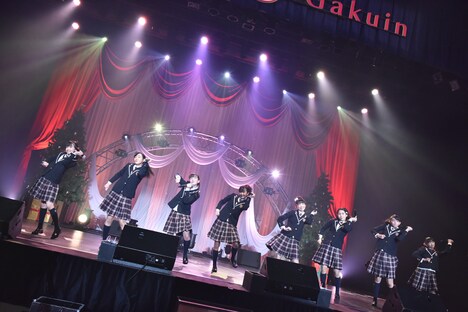 さくら学院「10th Anniversary さくら学院☆2020 ～ Happy Xmas ～」の様子。