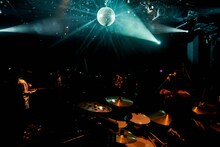 東京カランコロン（Photo by 酒井ダイスケ）