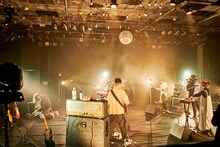 東京カランコロン（Photo by 酒井ダイスケ）