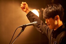 いちろー（Vo, G）（Photo by 酒井ダイスケ）