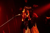 せんせい（Vo, Key）（Photo by 酒井ダイスケ）