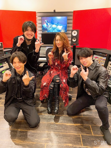 TFGメンバーと大黒摩季。