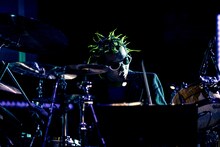 勢喜遊（Dr / King Gnu）（Photo by Kosuke Ito）