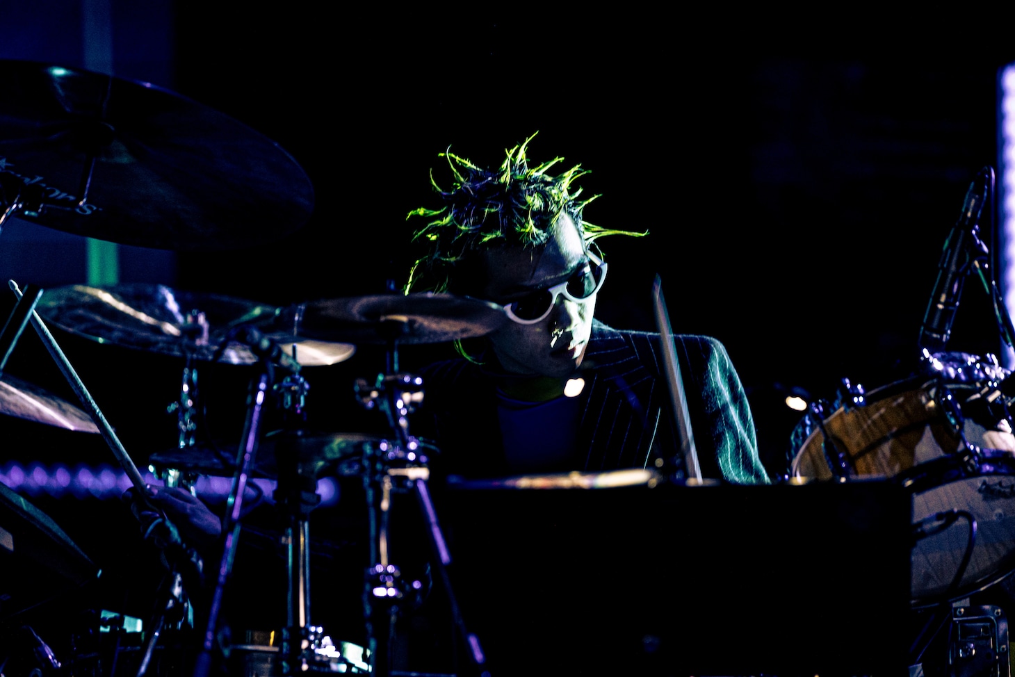 勢喜遊（Dr / King Gnu）（Photo by Kosuke Ito）